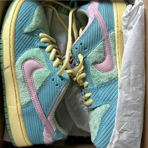 Kids Verdy Nike SB. Size 2Y, brand new never worn.